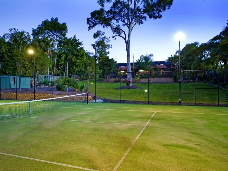 9 Riverdowns Crescent, Helensvale QLD 4212