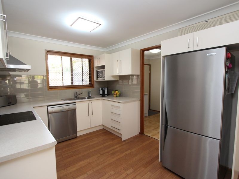 2/24 Eurimbula Court, Paradise Point QLD 4216