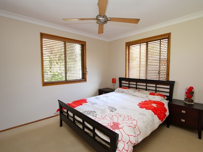 2/24 Eurimbula Court, Paradise Point QLD 4216