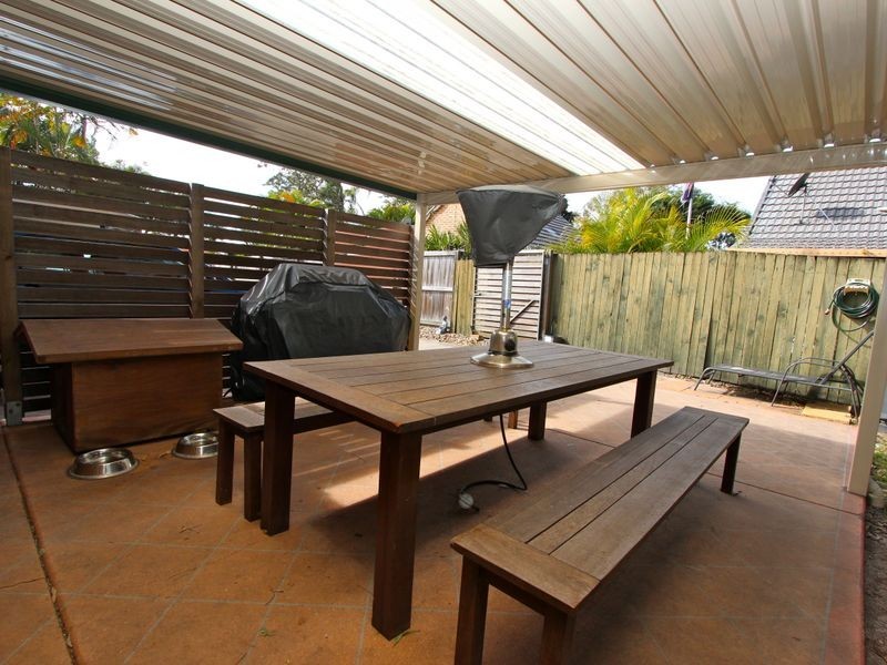 2/24 Eurimbula Court, Paradise Point QLD 4216