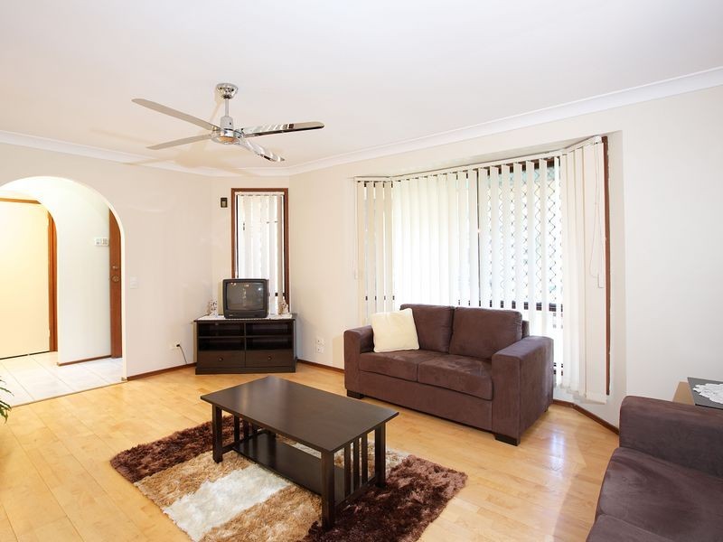 74 Crescent Avenue, Hope Island QLD 4212