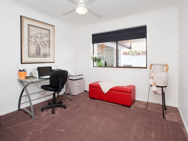 13 Robin Avenue, Paradise Point QLD 4216