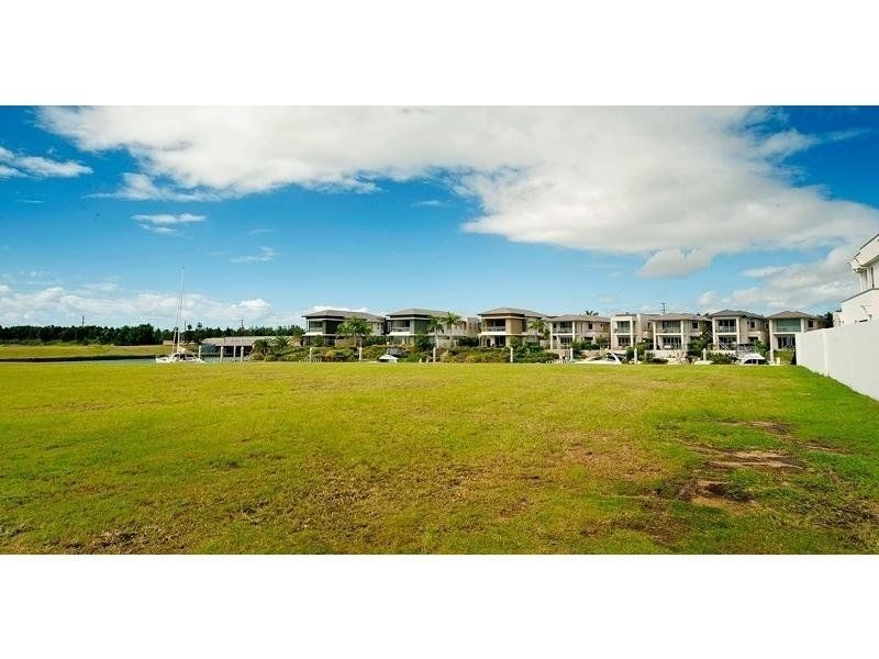 2216 Taromeo Court, Hope Island QLD 4212