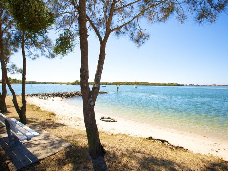 36 Coombe Avenue, Hope Island QLD 4212