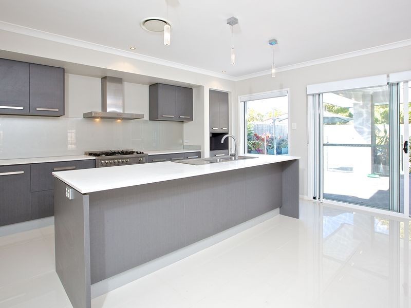 50 Rhodium Crescent, Hope Island QLD 4212