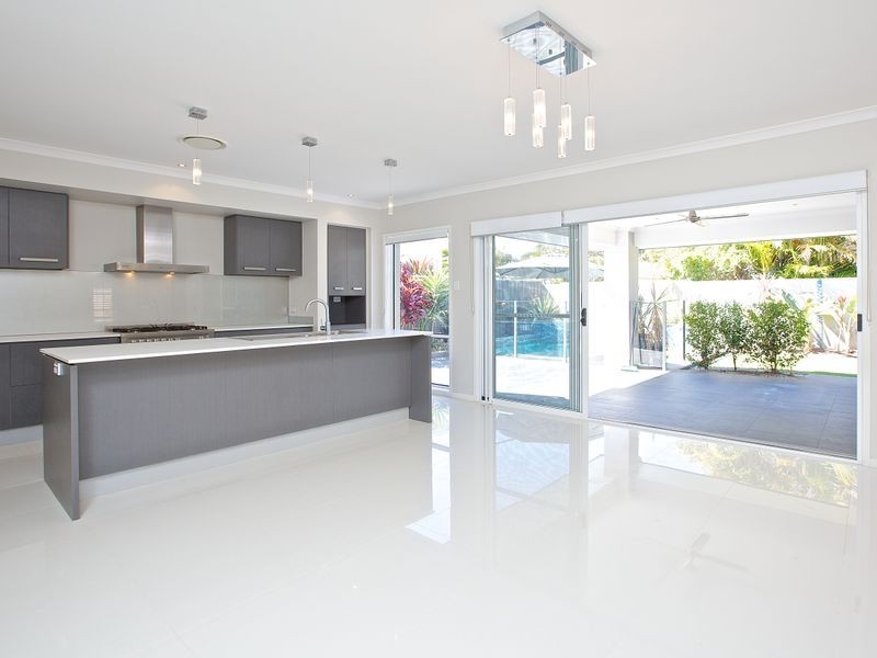 50 Rhodium Crescent, Hope Island QLD 4212