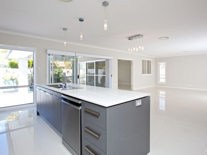 50 Rhodium Crescent, Hope Island QLD 4212