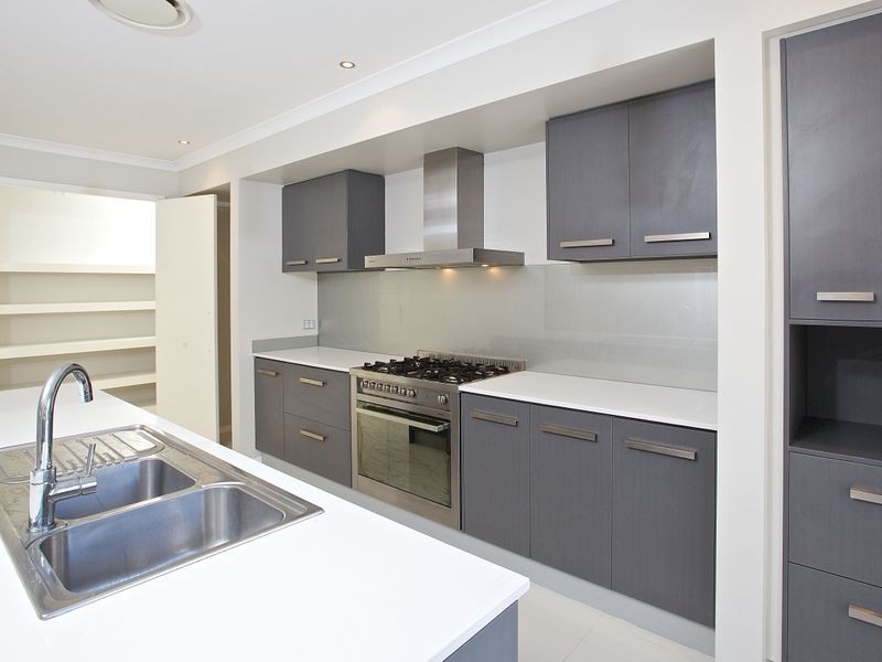 50 Rhodium Crescent, Hope Island QLD 4212