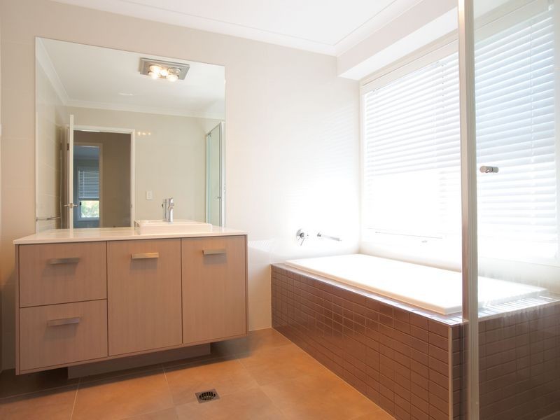 50 Rhodium Crescent, Hope Island QLD 4212