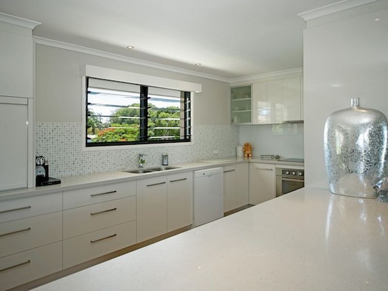 40 Abalone Avenue, Paradise Point QLD 4216