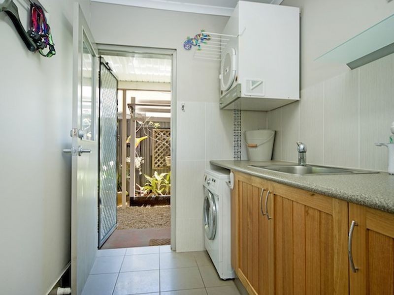 40 Abalone Avenue, Paradise Point QLD 4216