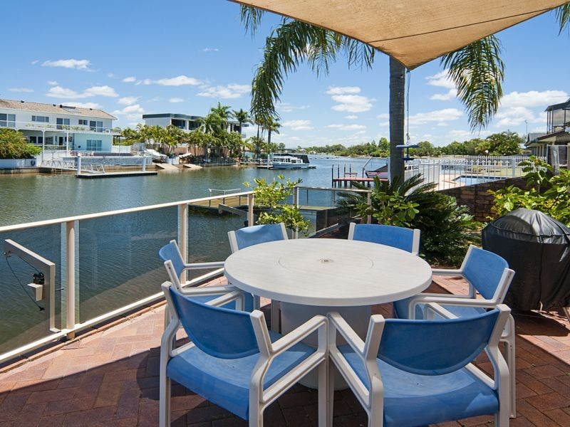 16 Oxley Drive, Paradise Point QLD 4216