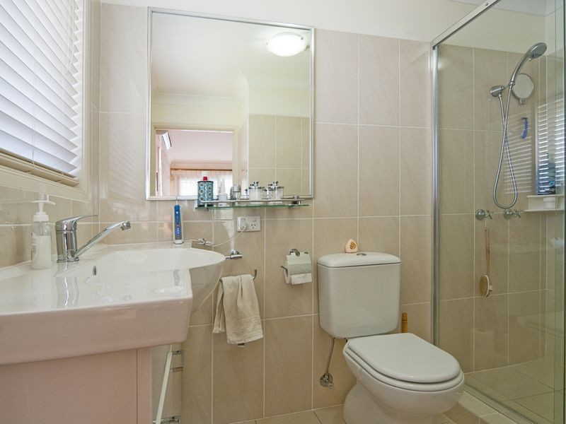 16 Oxley Drive, Paradise Point QLD 4216