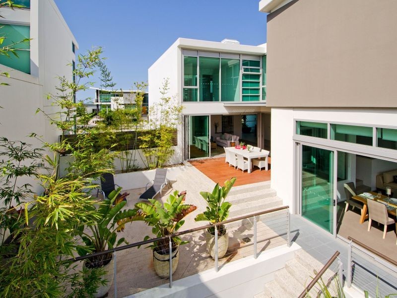 8104 Ephraim Island, Paradise Point QLD 4216