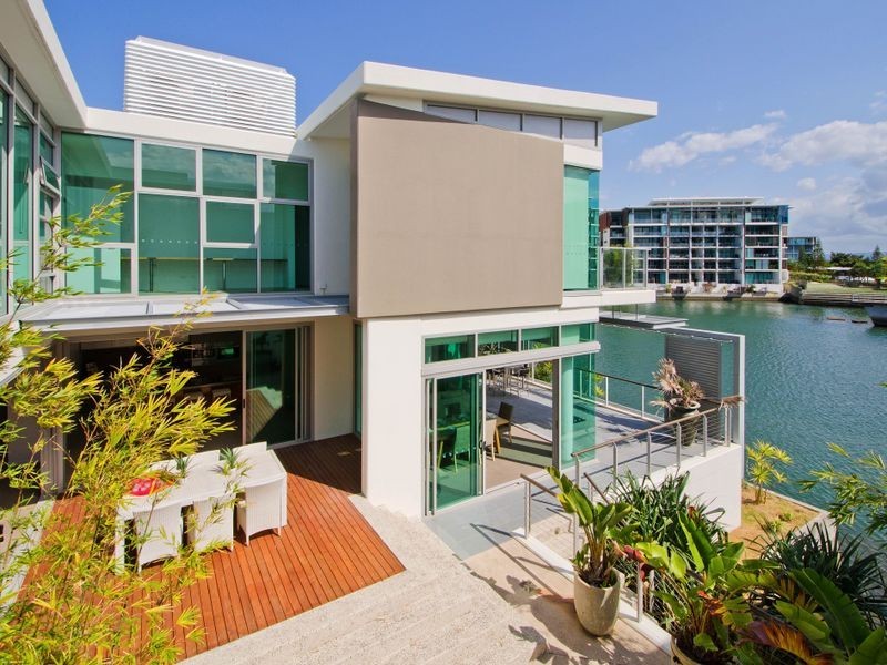 8104 Ephraim Island, Paradise Point QLD 4216