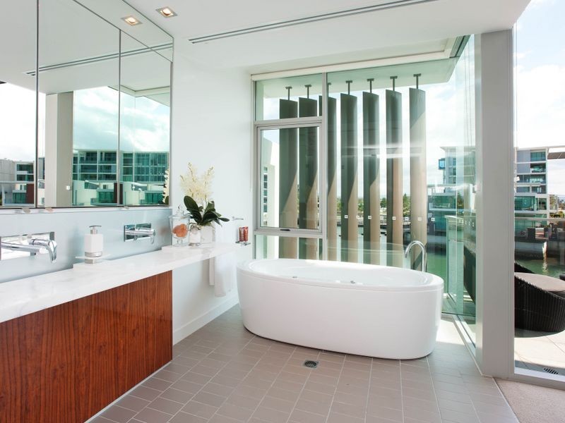 8104 Ephraim Island, Paradise Point QLD 4216
