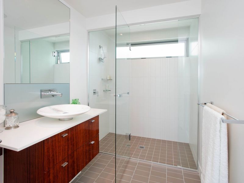 8104 Ephraim Island, Paradise Point QLD 4216