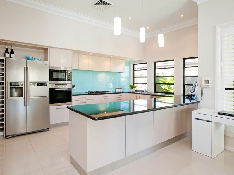 1099 Beechwood Drive, Hope Island QLD 4212