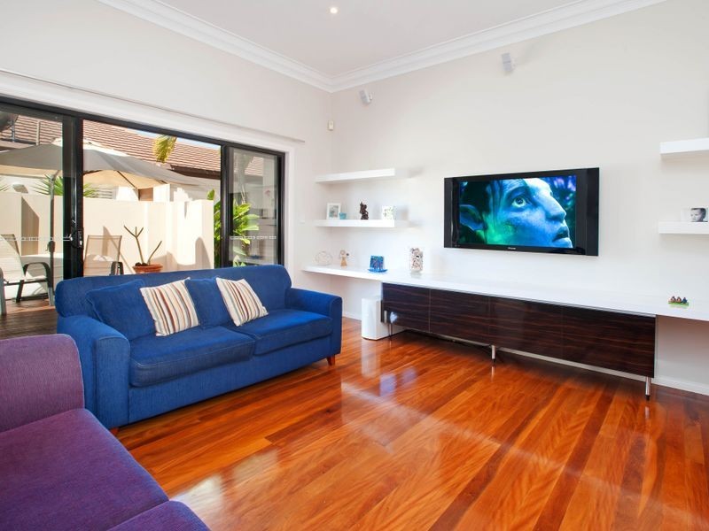 1099 Beechwood Drive, Hope Island QLD 4212