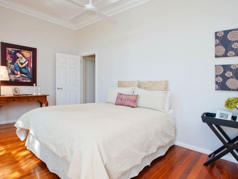 1099 Beechwood Drive, Hope Island QLD 4212