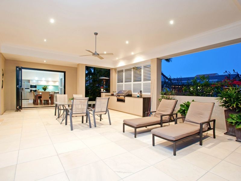 1099 Beechwood Drive, Hope Island QLD 4212