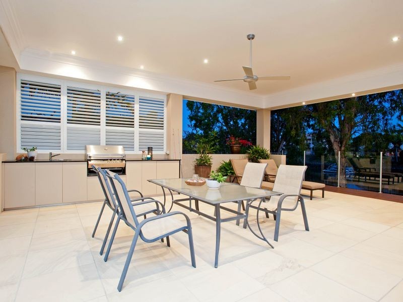 1099 Beechwood Drive, Hope Island QLD 4212