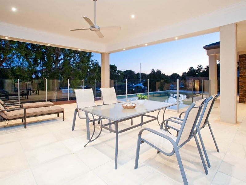 1099 Beechwood Drive, Hope Island QLD 4212