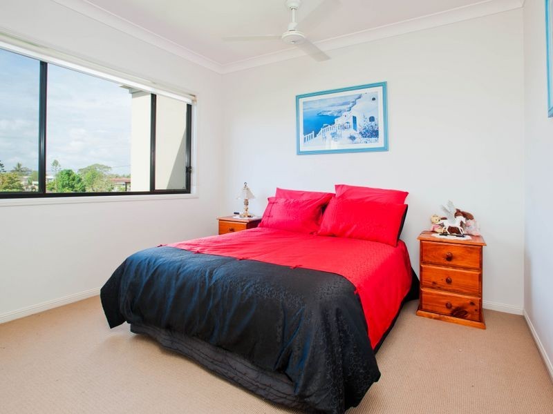1/18 Ocean Street, Runaway Bay QLD 4216