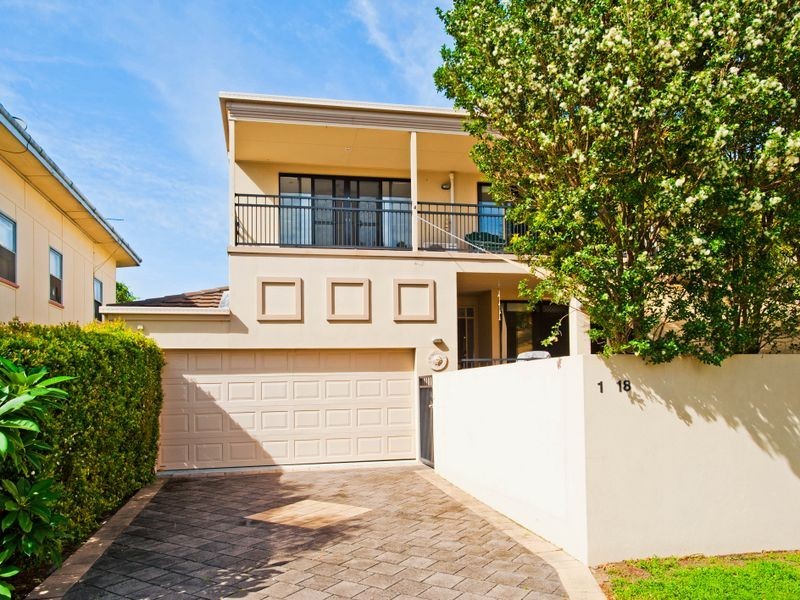 1/18 Ocean Street, Runaway Bay QLD 4216