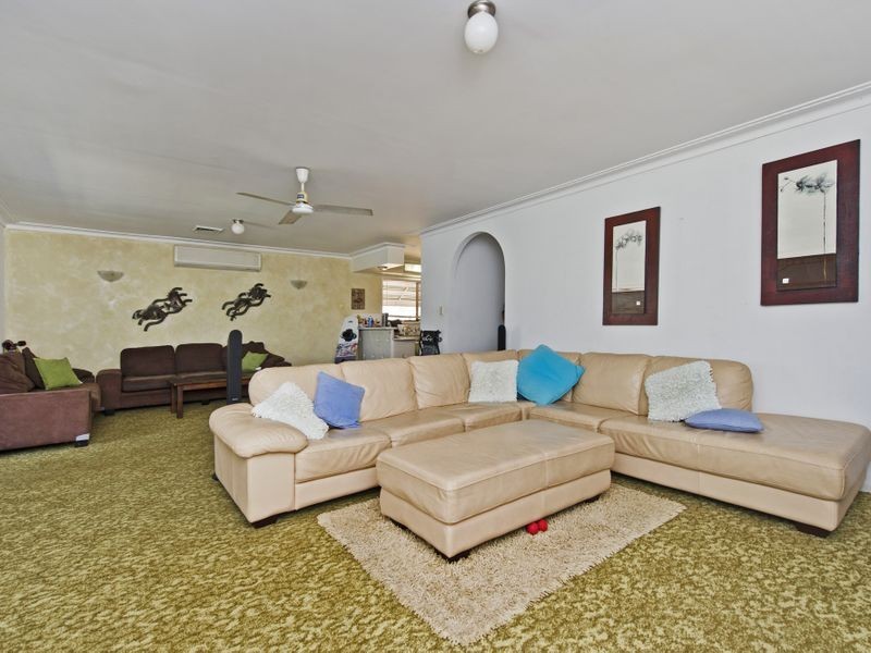 14 Margaroola Avenue, Biggera Waters QLD 4216