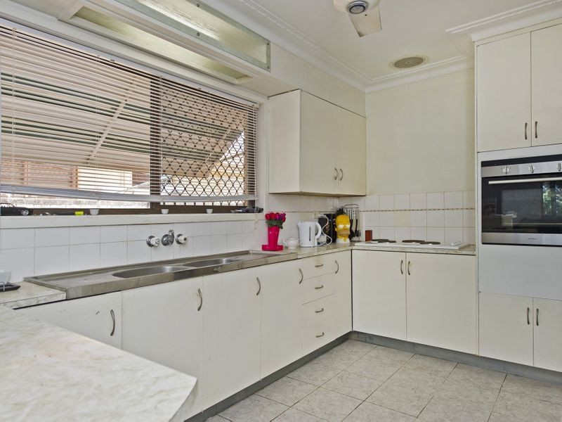 14 Margaroola Avenue, Biggera Waters QLD 4216