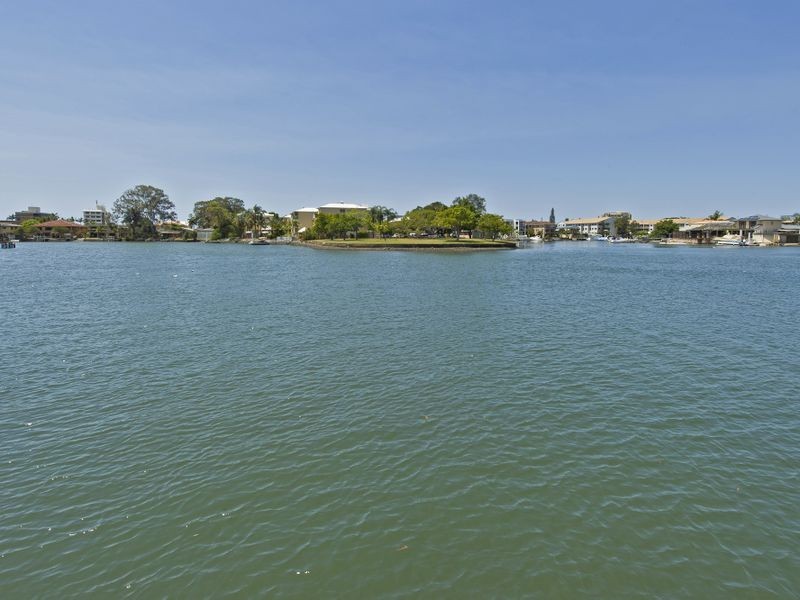 14 Margaroola Avenue, Biggera Waters QLD 4216