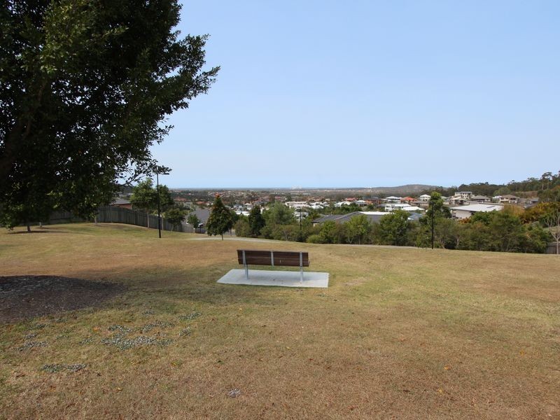 5 Diamantina Circuit, Pacific Pines QLD 4211