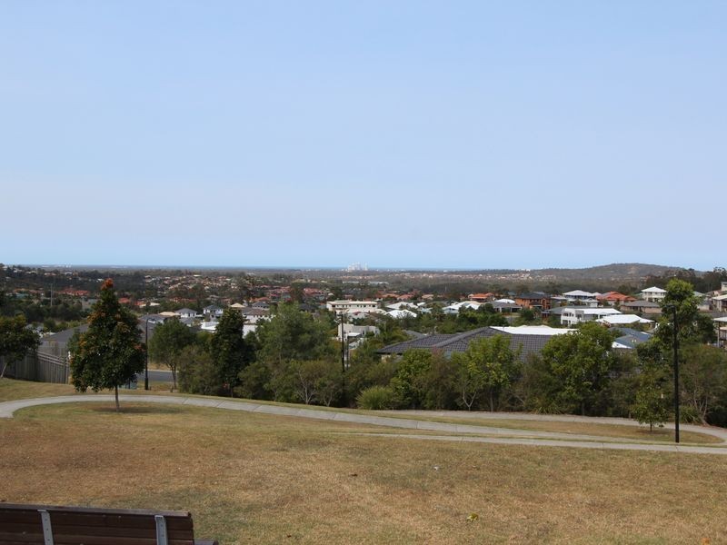 5 Diamantina Circuit, Pacific Pines QLD 4211