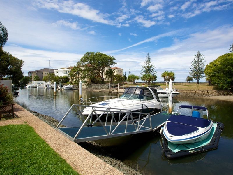 1/9 Madang Crescent, Runaway Bay QLD 4216