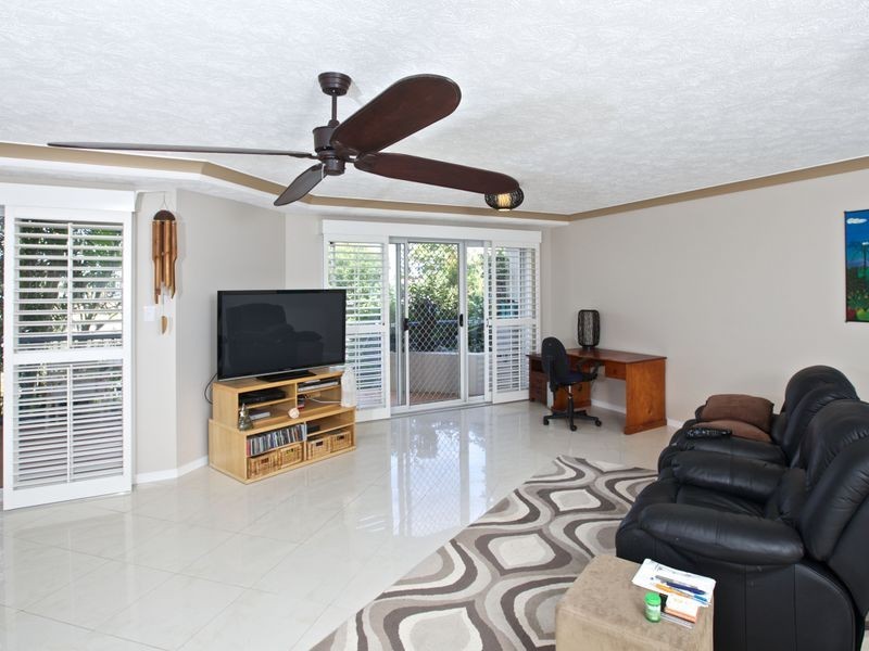 1/9 Madang Crescent, Runaway Bay QLD 4216