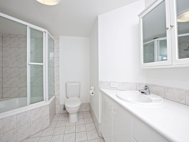 1/9 Madang Crescent, Runaway Bay QLD 4216