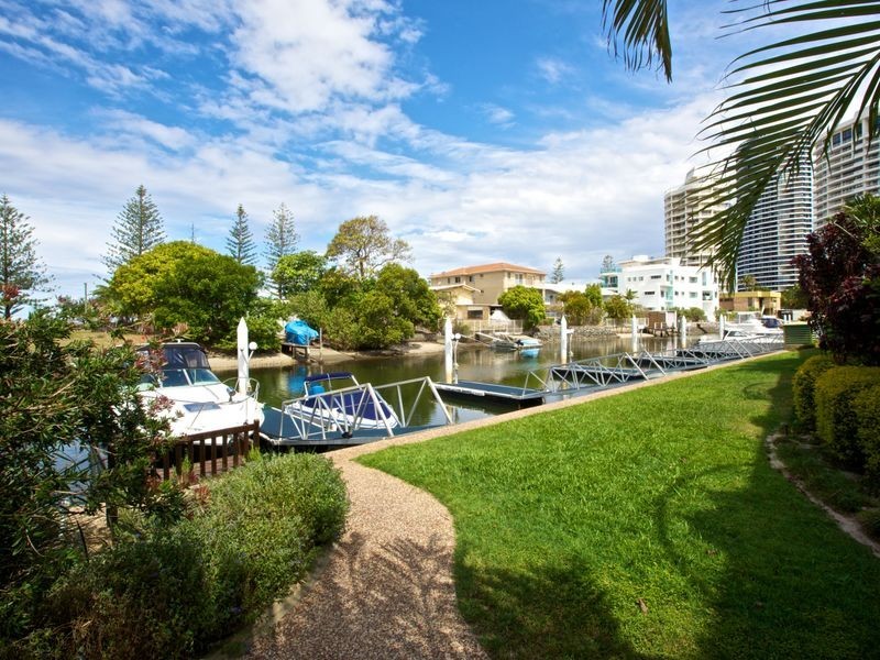 1/9 Madang Crescent, Runaway Bay QLD 4216