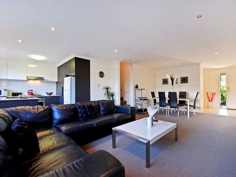 32/2 Jefferson Court, Upper Coomera QLD 4209