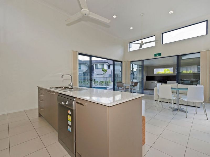 32/2 Jefferson Court, Upper Coomera QLD 4209