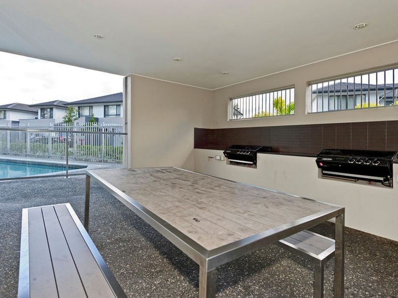 32/2 Jefferson Court, Upper Coomera QLD 4209