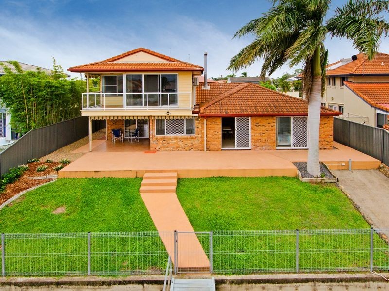 60 Oxley Drive, Paradise Point QLD 4216