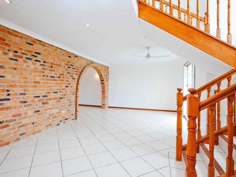 60 Oxley Drive, Paradise Point QLD 4216