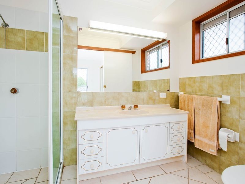 60 Oxley Drive, Paradise Point QLD 4216