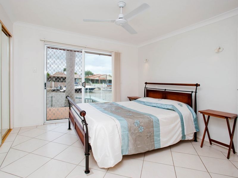 60 Oxley Drive, Paradise Point QLD 4216