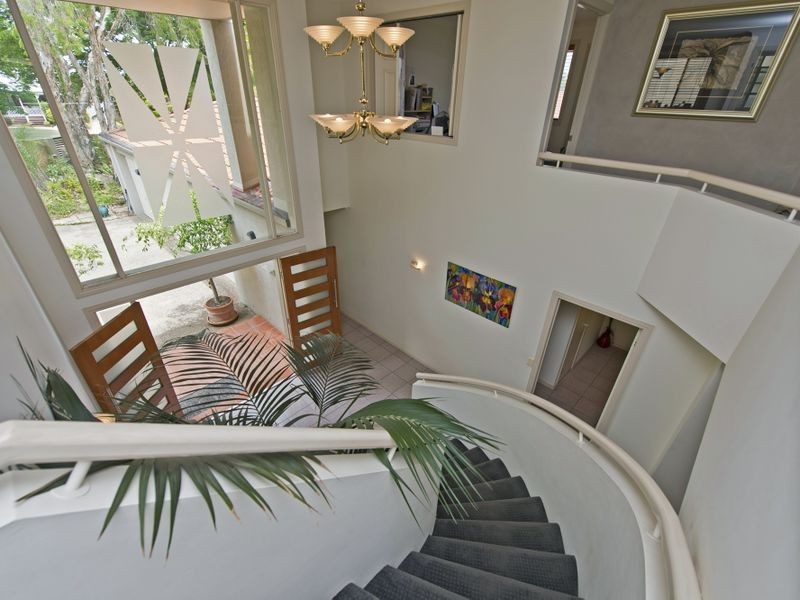 10 Tallara Street, Coombabah QLD 4216