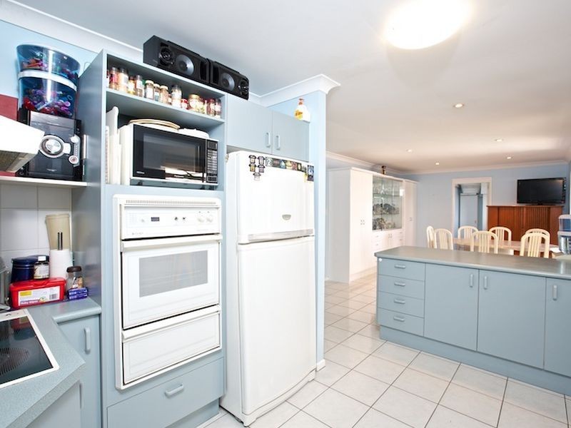 87 Crescent Avenue, Hope Island QLD 4212