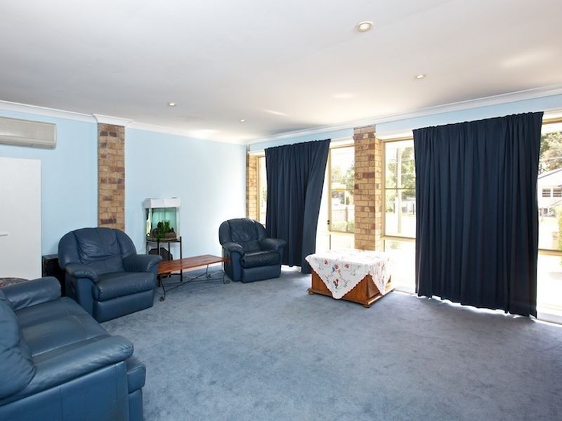 87 Crescent Avenue, Hope Island QLD 4212