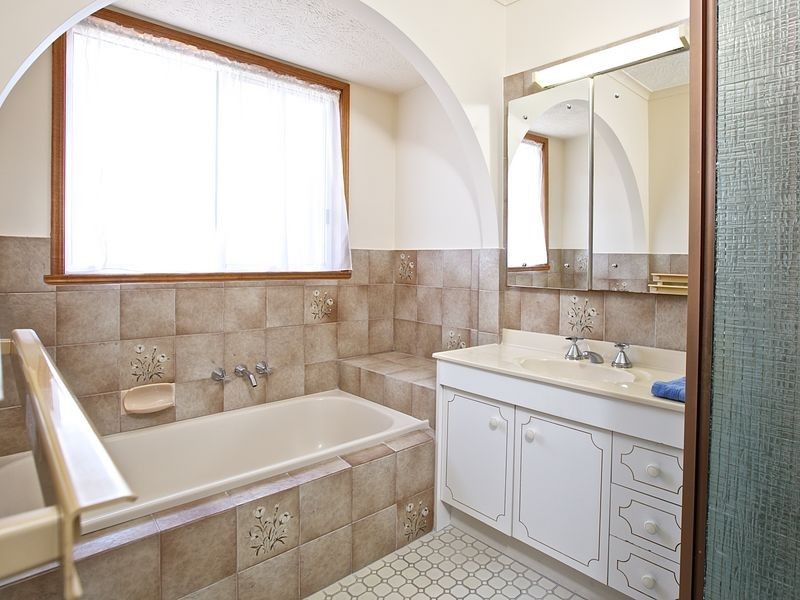 4 Argyll Avenue, Coombabah QLD 4216