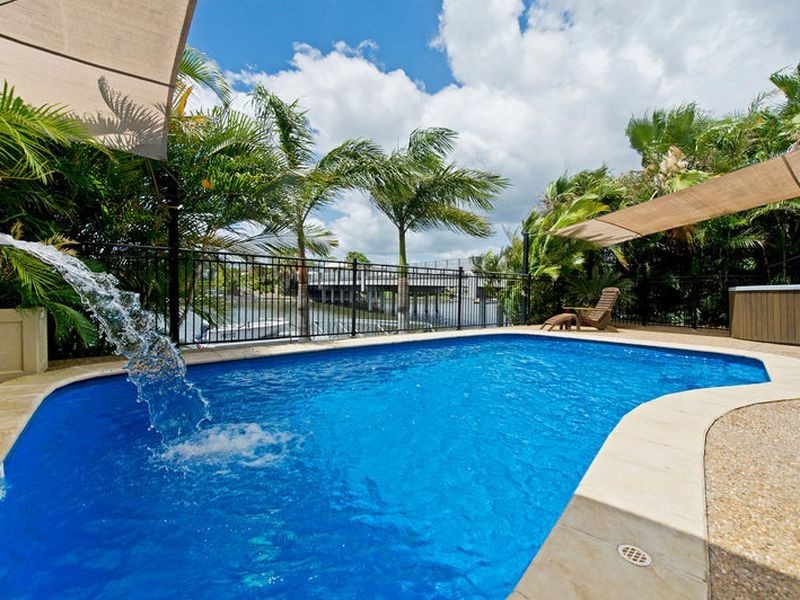 1 Coomera Court, Helensvale QLD 4212